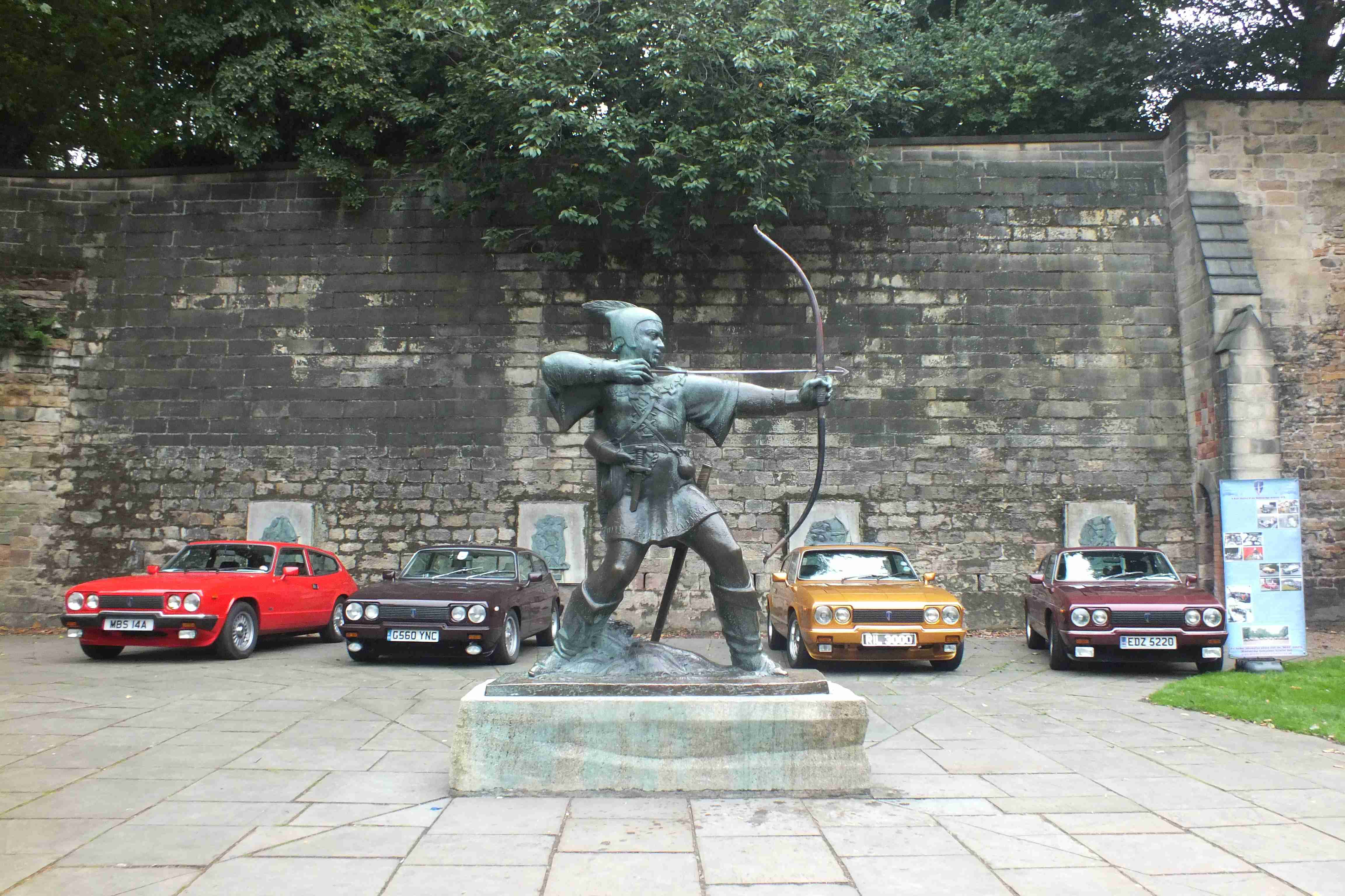 Robin Hood statue